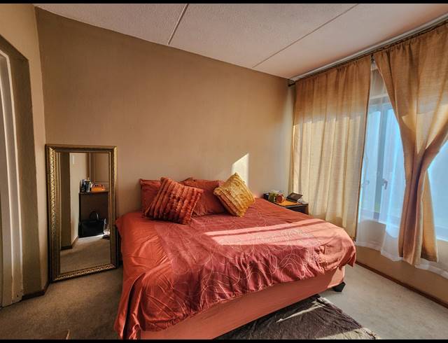 2 BEDROOM APARTMENT FOR SALE IN HONEYDEW GROVE